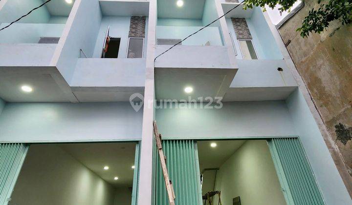 3 Ruko Baru - Lt: 4X20 Lb: 210 m², 3,4M/Unit, Jelambar, Jakarta Barat 1