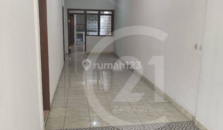 Disewa Rumah Tanjung Duren + Gudang Baru Renovasi Atap 1 Lantai - 4Br (Luas 137.5 M²) Unfurnished, 110 Juta/Tahun, Grogol Petamburan, Jakarta Barat 2