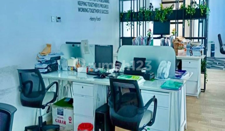 Dijual Cepat !! Soho Capital Luas 174.39 M² Furnished Siap Masuk - 5.9M, Central Park, Jakarta Barat