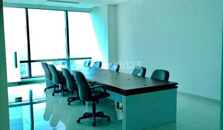 Dijual Soho Capital - Luas 137.3 m², Semi Furnished, 37 Juta/m², Central Park, Jakarta Barat 1