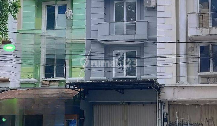 Ruko Letak Strategis Akses Jalan Ramai di Harapan Indah 13429 Er 1