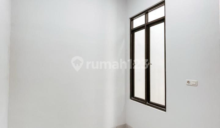 Rumah Nyaman di Harapan Indah, Cocok untuk Hunian Keluarga (13682 Mar) 2