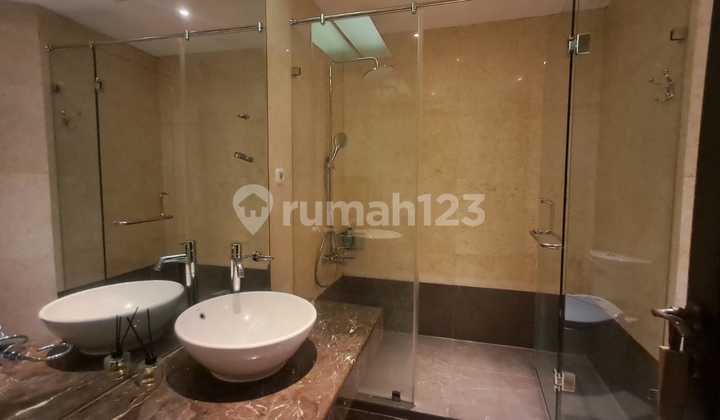 Sewa Apartemen Bellagio Mansion dengan 3 Kamar Tidur dan Furnitur Lengkap 2