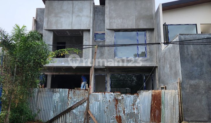 Rumah Tahap Pembangunan di Taman Vila Meruya