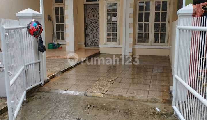 Ready-to-Occupy House in Banjar Wijaya Cipondoh
