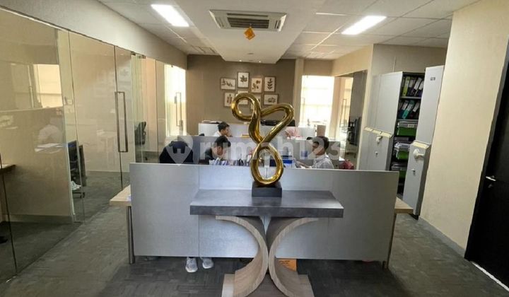 Good 3-Story Office Building 2