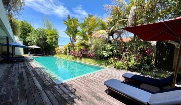 Spacious garden modern villa in Padonan Canggu 1