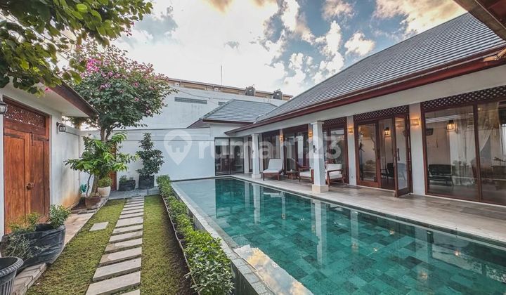  Villa for lease 20 years at Center of Berawa Canggu