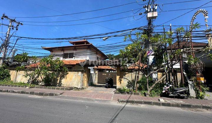 Dijual Villa Lokasi Premium Jalan Raya Petitenget Seminyak 1