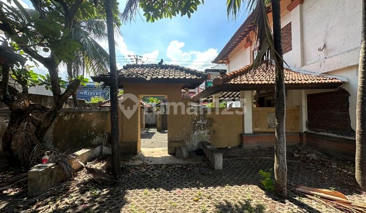 Dijual Villa Lokasi Premium Jalan Raya Petitenget Seminyak