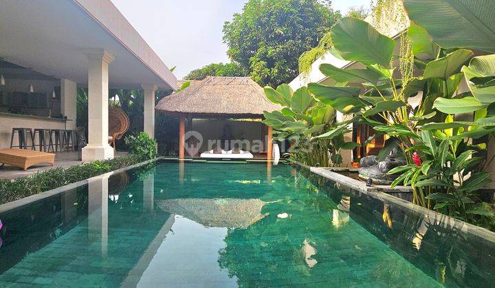 Beautiful Villa With 4bedrooms  For Lease Near Seminyak 1