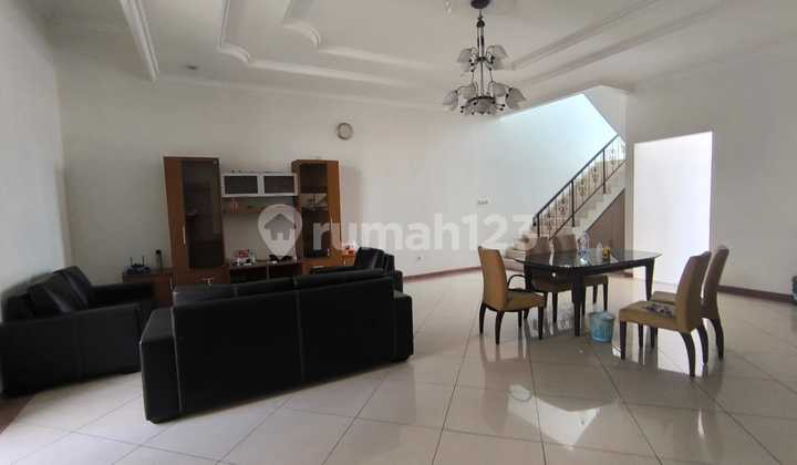 Rumah Asri 2 Lantai Siap Huni di Pik 1 2