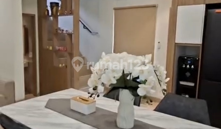 For Rent New Furnished 2.5-Story House in Tanakayu BSD 2