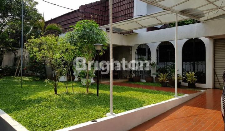 Rumah asri 2 Lantai di Kompleks Elit Pancoran JakSel Rumah asri 2 Lantai di Kompleks Elit Pancoran JakSel