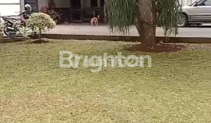 A Comfortable and Lush House in Pondok Cabe