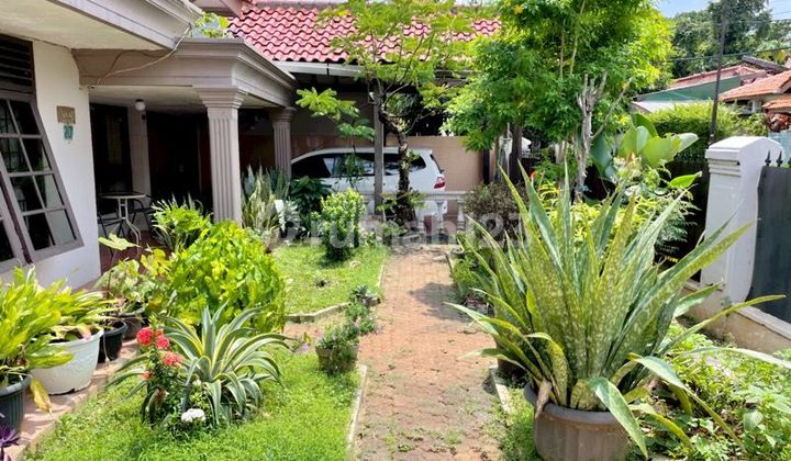 Charming House, Cempaka Putih in a Strategic Location