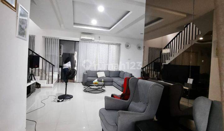 Rumah 2 Lantai Bagus di Golden City Bekasi , Bekasi 2