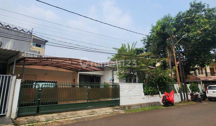 Rumah Unfurnished SHM di Mampang, Jakarta Selatan 1