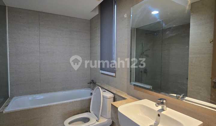 APT GOLDCOAST BEST VIEW & SEMIFURNISH