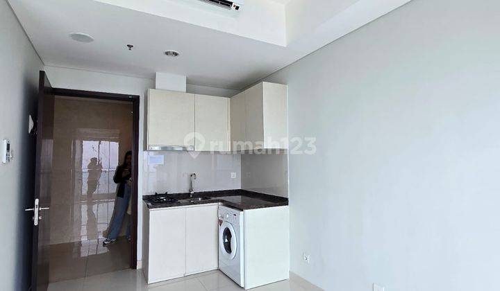 Apt Mewah Brand New 2 Bedroom Puri Mansion  1