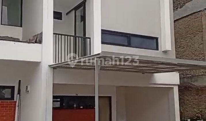 Dijual Rumah 2Lt Dekat Antapani Sangat Strategis