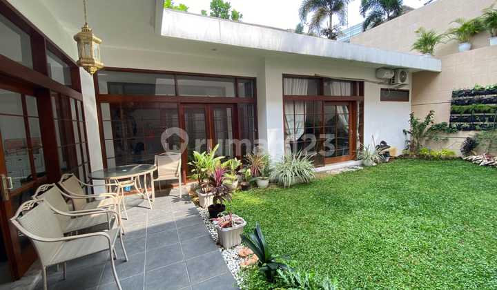 For Sale House In Setrasari With Many Gardens And Open Spaces 1