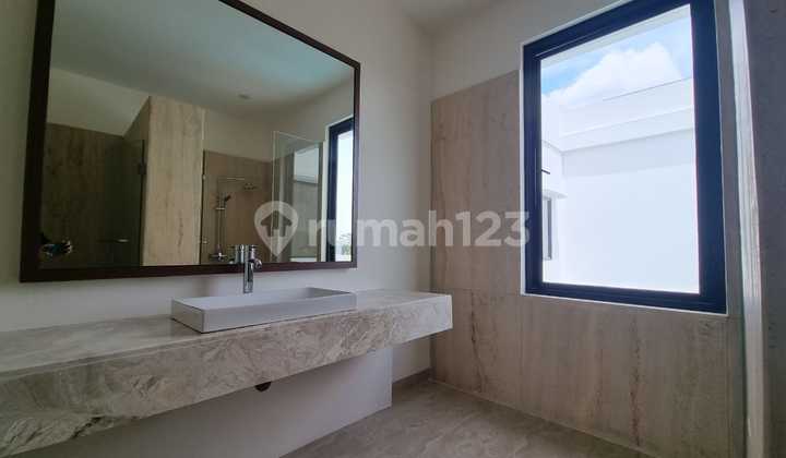 Bangunan Mewah Design American Classic,swimming Pool At Alam Sutera  2