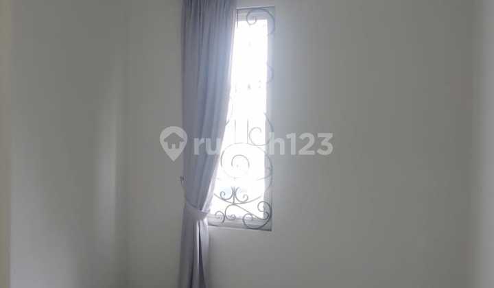 Ready-to-Occupy Modern Minimalist Design House in Sevilla BSD Tangerang