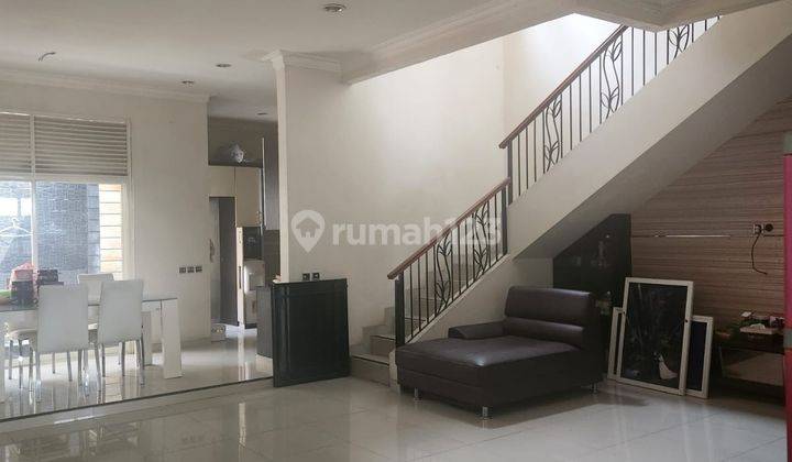 Dijual Rumah Semi Furnish Sudah Renovasi di Cluster Aquamarine, Phg 2