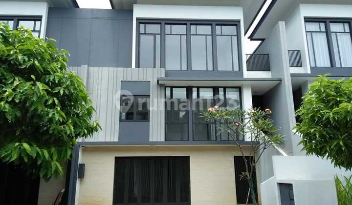 Dijual Rumah Mewah Lakewood Strategis di Kawasan Navapark Bsdcity