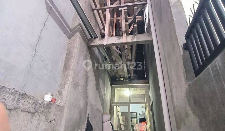 Rumah Mengantong Di Kb Nanas Cawang Jakarta Timur  2