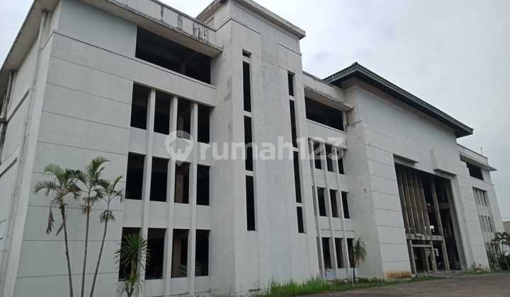 EX-GARMENT FACTORY IN THE MOCH.TOHA AREA, BANDUNG