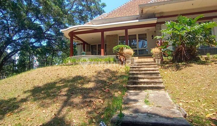 Dijual Cepat Rumah Belanda di Mainroad Cipaganti Bandung 2