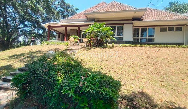 Dijual Cepat Rumah Belanda di Mainroad Cipaganti Bandung 1