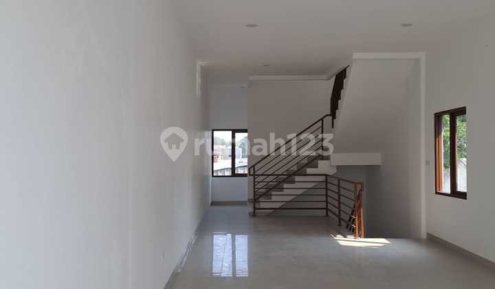 FOR SALE SHOPHOUSE ON MAIN ROAD PUNGKUR BANDUNG 2