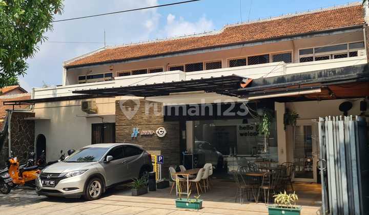 HOUSE IN THE TURANGGA AREA OF BANDUNG