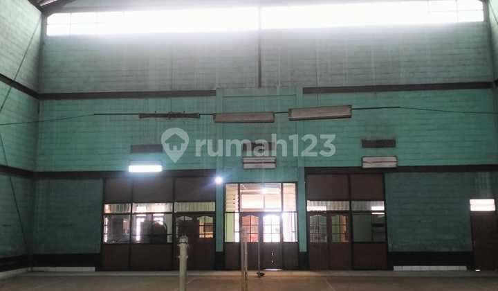 WAREHOUSE & FORMER BADMINTON HALL, SUITABLE FOR PADEL