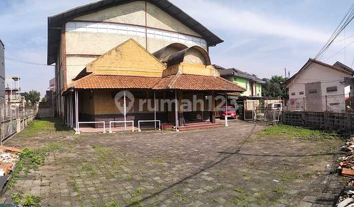 WAREHOUSE & FORMER BADMINTON HALL, SUITABLE FOR PADEL