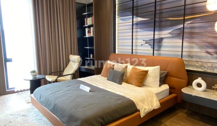 Hillary Hailey 10x20 Premium Summarecon Bandung