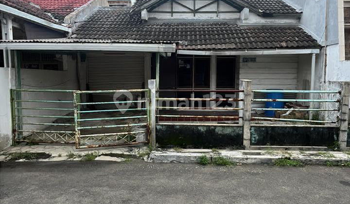 Rumah Tinggal Lokasi Strategis di Vila Kecapi 1