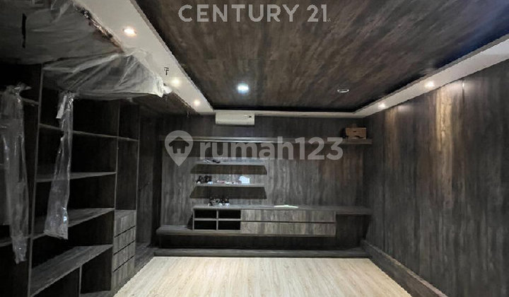 Rumah Mewah Disewakan Lokasi Strategis Halekoa