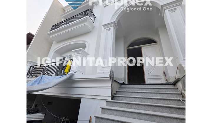 BRAND NEW! SUPER MEWAH HADAP TAMAN! Dijual rumah mewah hadap taman di Taman Permata Buana,Jakarta Barat. Berada di cluster baru yg dijaga ketat.