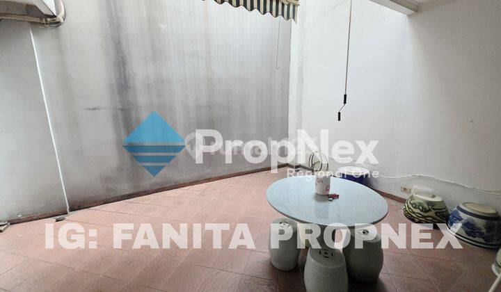 SUPER MURAH! Dijual rumah mewah di daerah orang kaya lama di Taman Kebon Jeruk Interkon, Jakarta Barat. 2