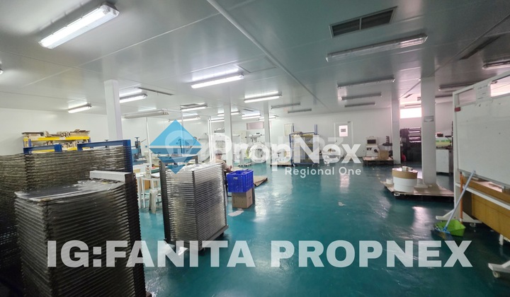 Dijual gedung komersil di Jl.KS Tubun,Jakarta Pusat.