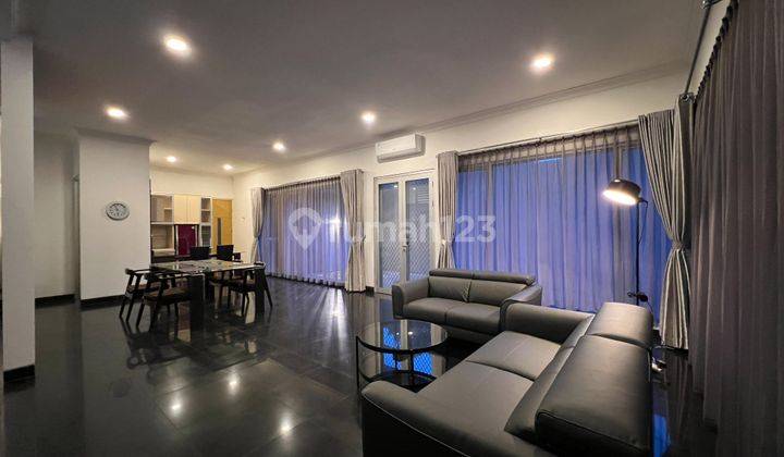 Hoek Rapi Terawat, Luas 300m, Furnished di Provence Bsd 1