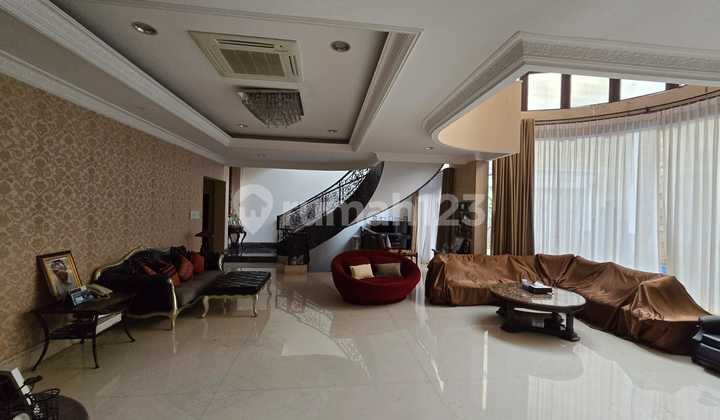 Rumah Mewah Bangunan Mandiri Cluster Crown Phg