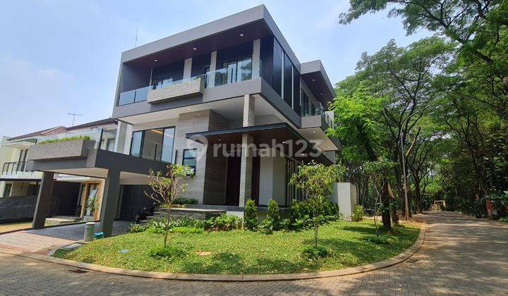 Modern Facade Introvert House, View Hijau di Greencove Bsd 1