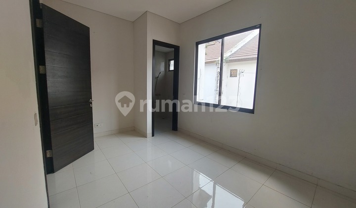 Rare Unit, Lebar 8 Foresta, Luas Bangunan Optimal, No Renov !