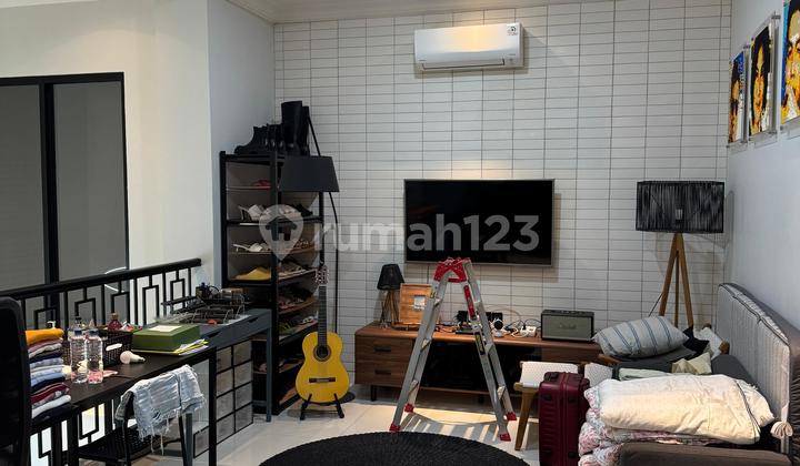 Dijual Rumah cantik FULL FURNISH SIAP HUNI 2 lantai di THE ICON