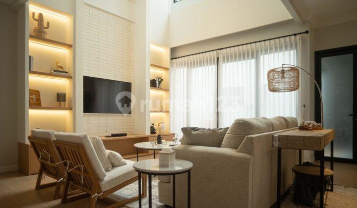 Dijual Rumah cantik FULL FURNISH SIAP HUNI 2 lantai di THE ICON